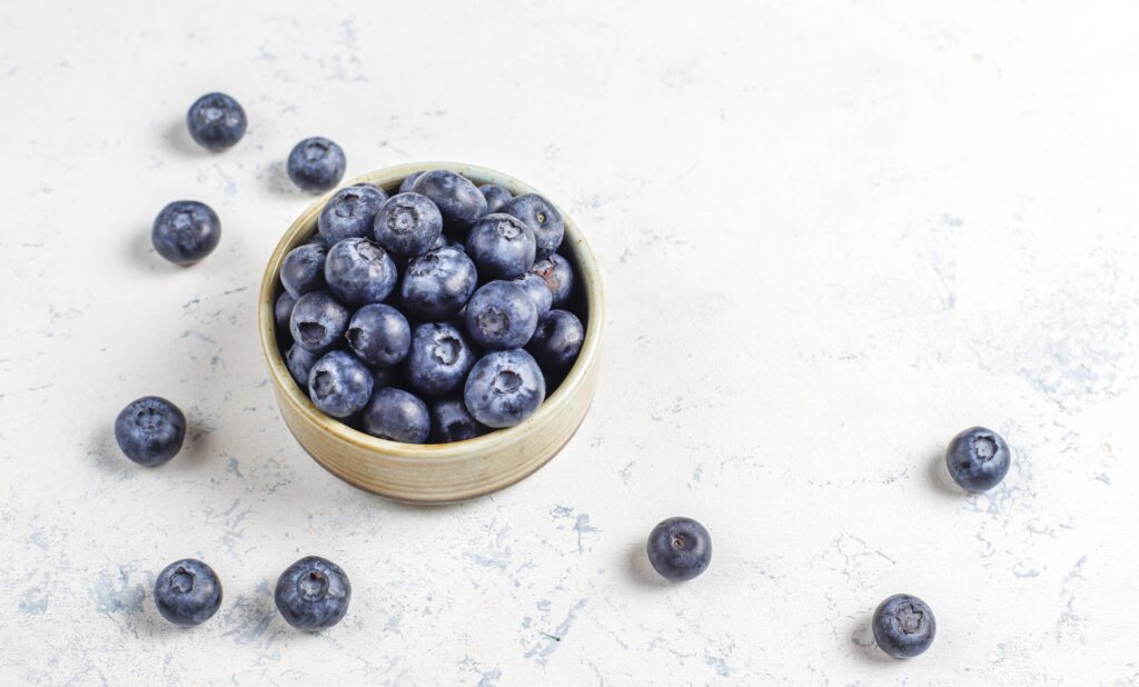 Green Tea or Berries? Best Antioxidant Picks